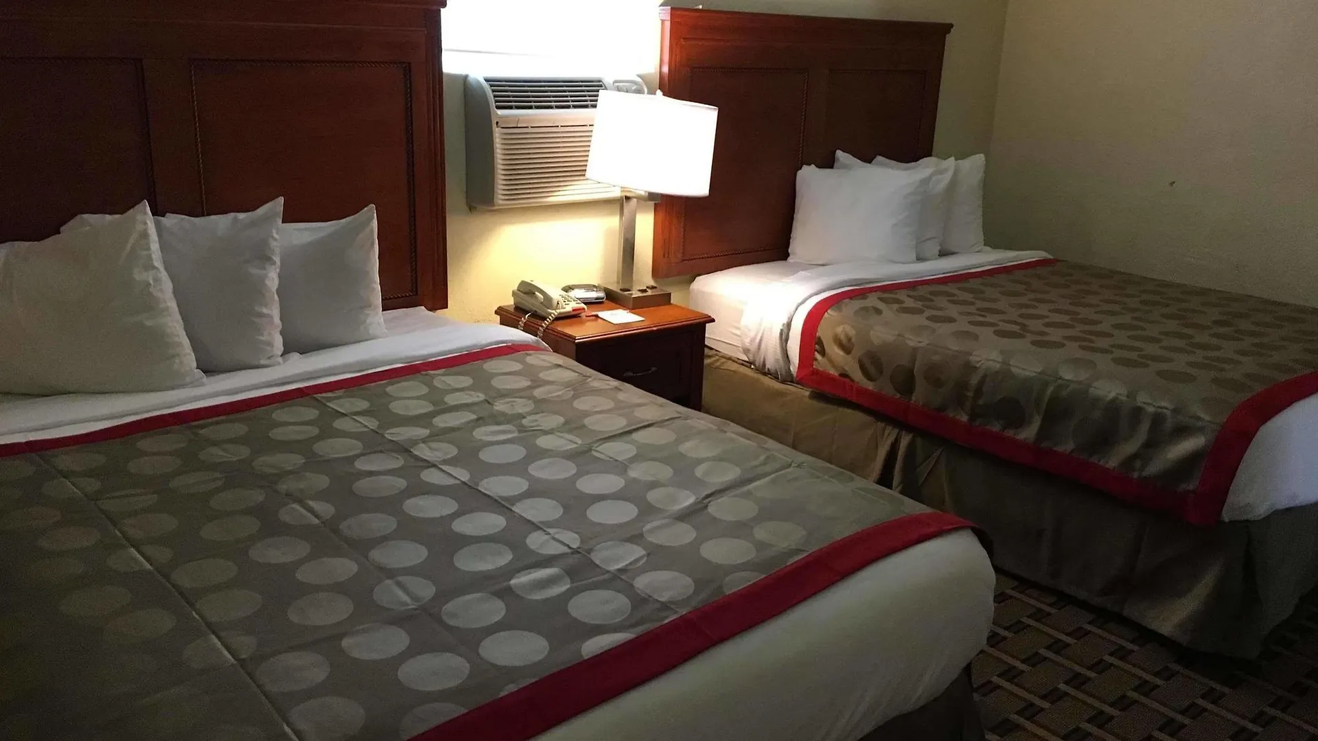 Hotel Ramada By Wyndham Tempe Near Asu